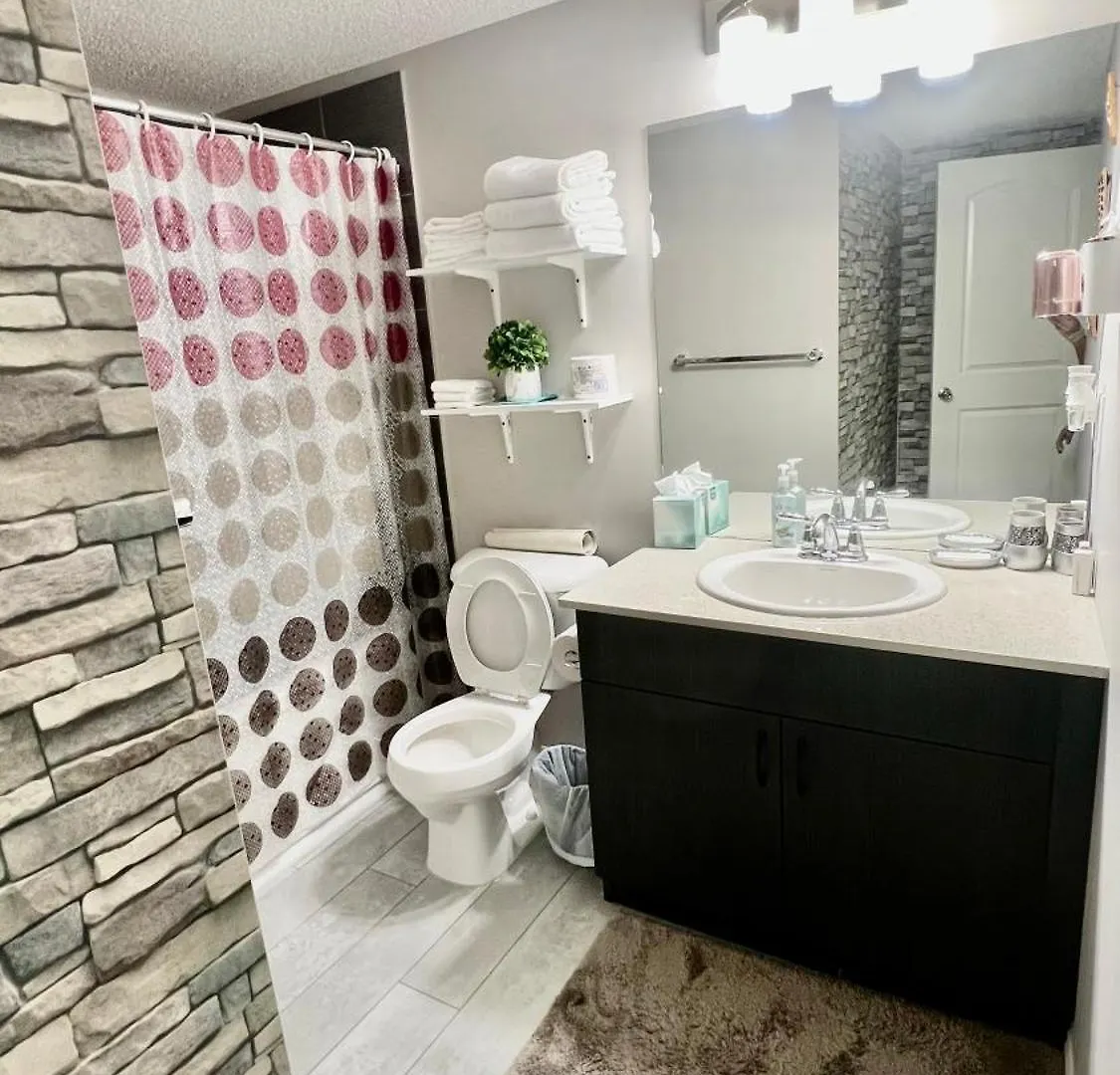 Fully Separate & Private Guest Suite Edmonton Canada