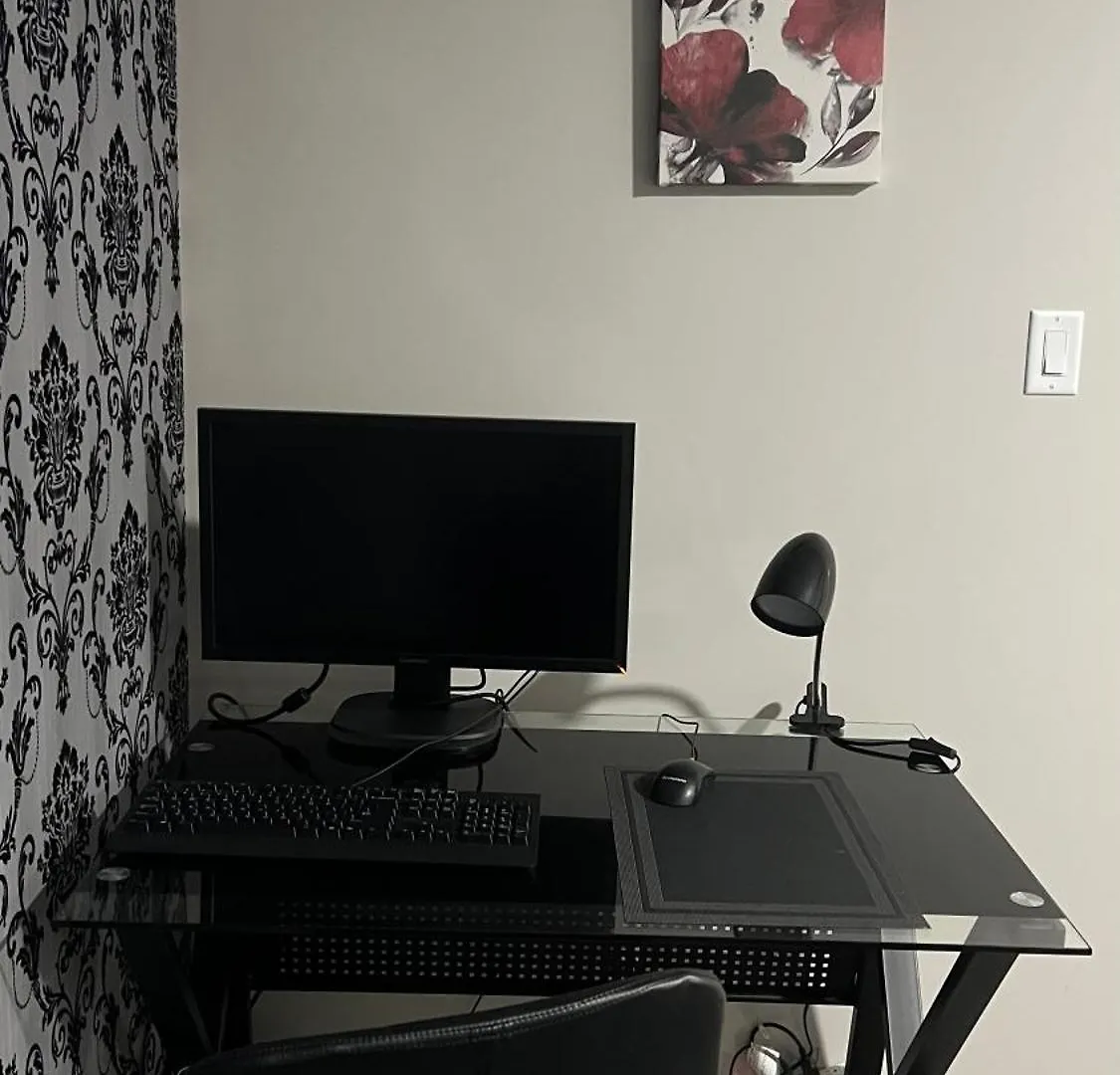 Fully Separate & Private Guest Suite Эдмонтон Апартаменты